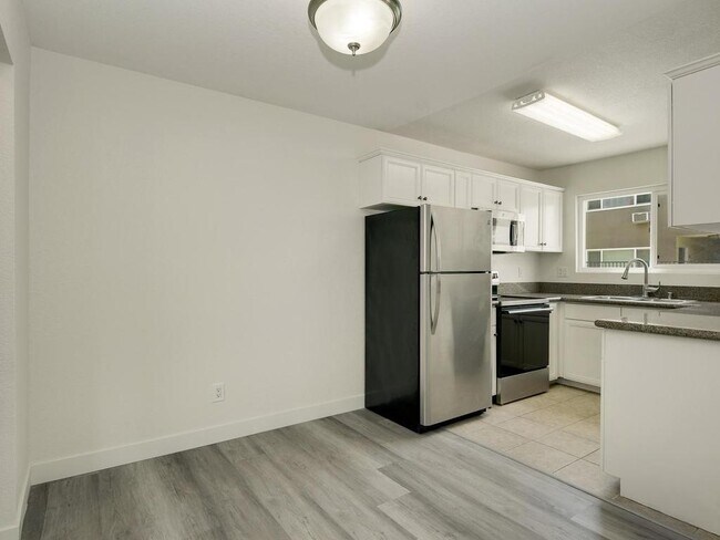 Building Photo - 6602 Beadnell Way