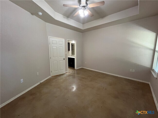 Building Photo - 268 Rosalie Dr