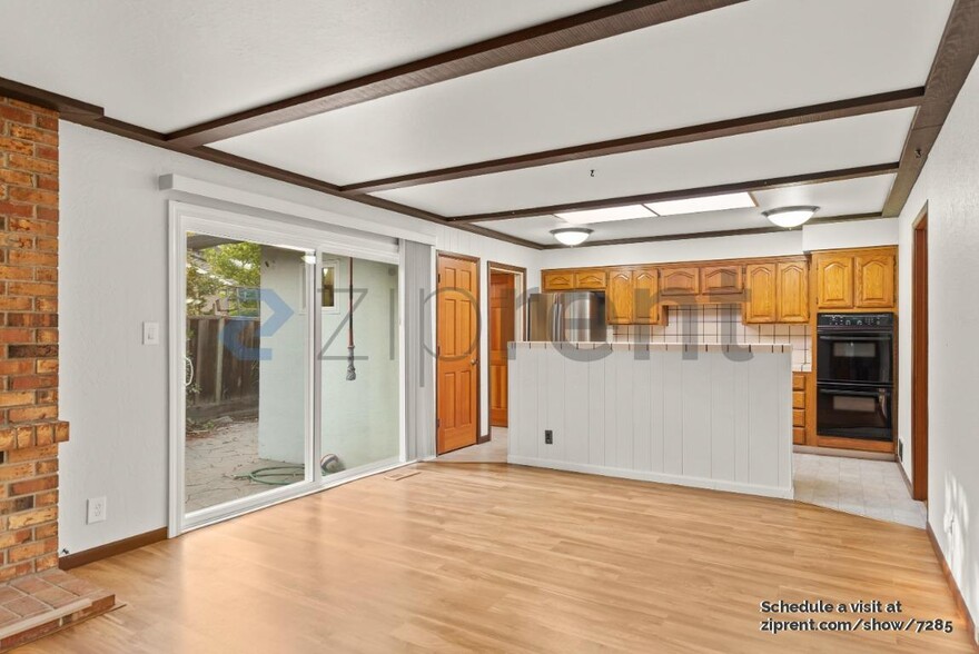 Building Photo - 1349 Thunderbird Ave