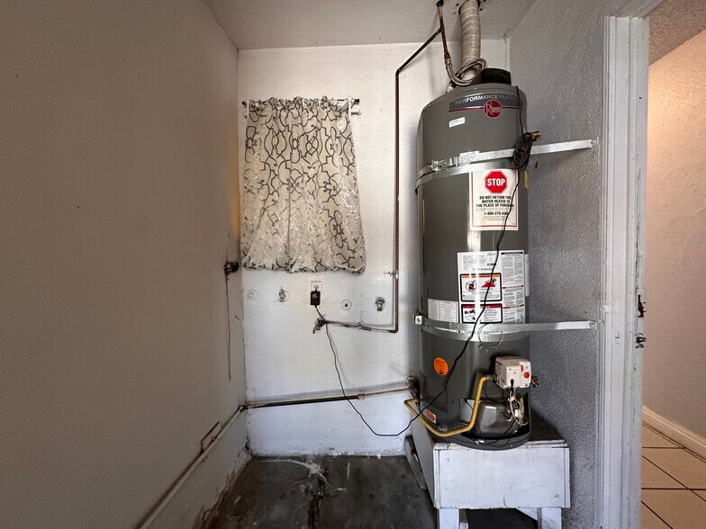 Building Photo - 3687 Pioneer Dr