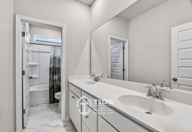 Building Photo - Private Retreat with Modern Upgrades