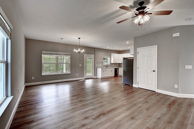 Building Photo - 520 Catalina Ct