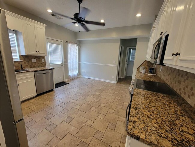 Building Photo - Prattville Home Close to Hwy 31 and Hwy 14!