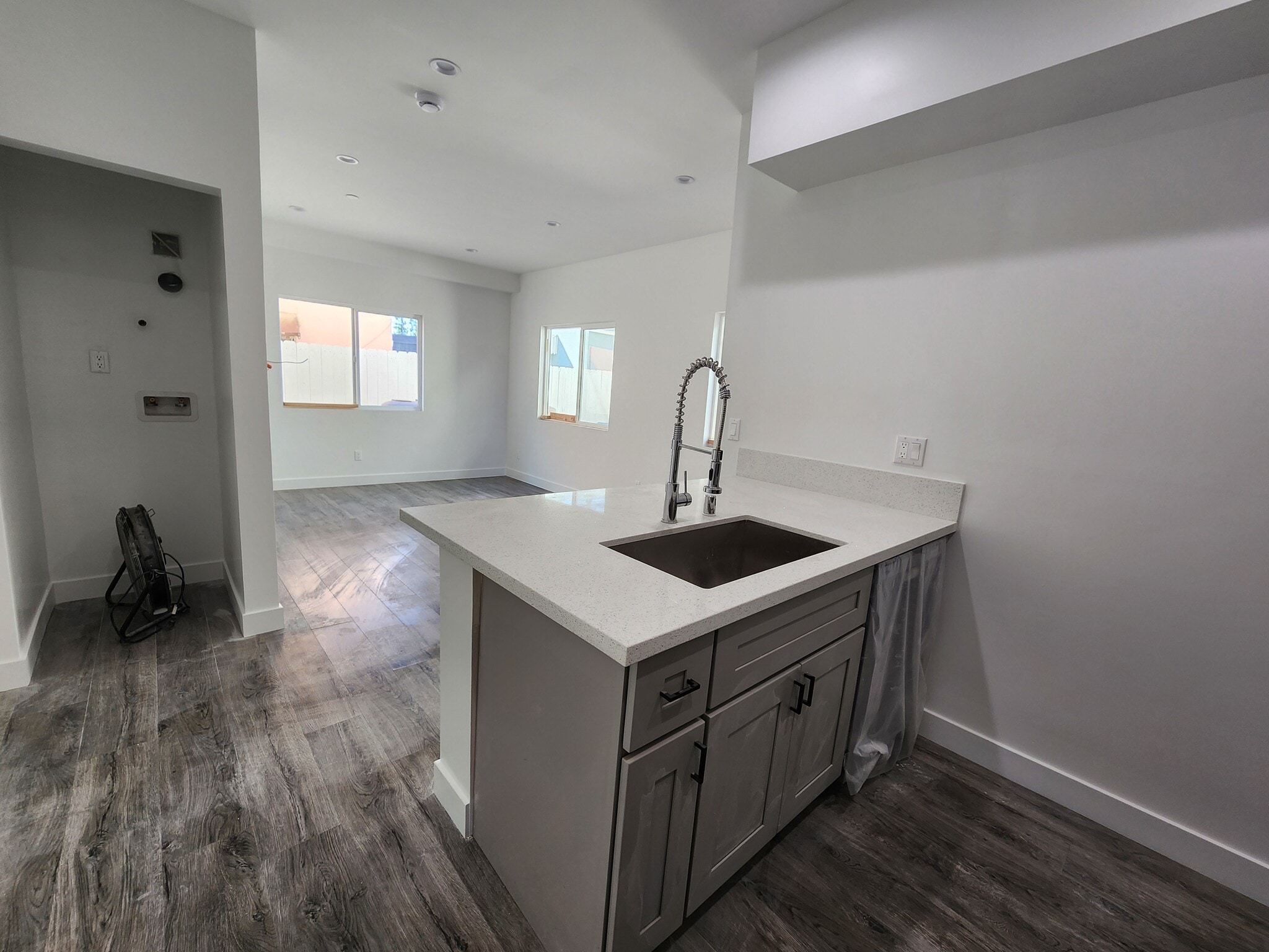 Building Photo - 6515 Florence Pl