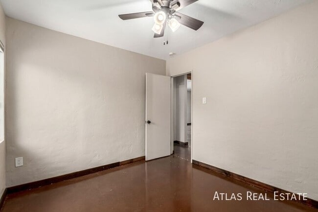 Building Photo - 224 W Montecito Ave
