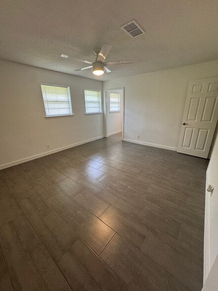 Building Photo - 2598 Clark Ln