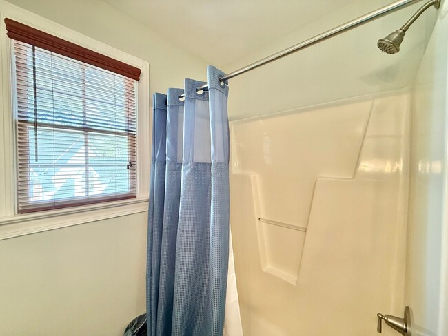 Building Photo - Spacious 3BD, 2.5BA Raleigh Home with First Floor Primary Bedroom & Fenced Yard