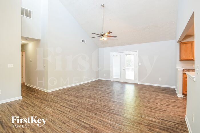Building Photo - 4800 Victoria Ln