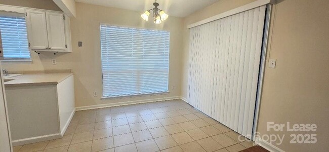 Building Photo - 3738 Sweetgrass Ln