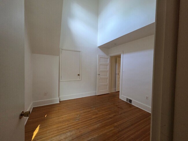 Building Photo - 926 Liberty St