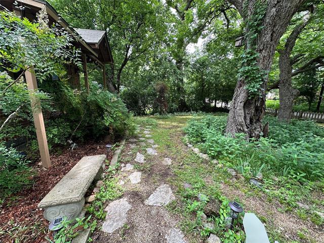 Building Photo - 8619 Groveland Dr