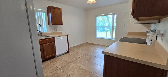 Building Photo - 1500 Kayuni Dr