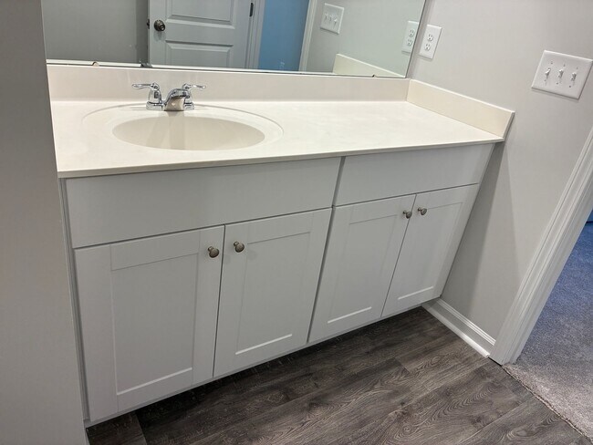 Building Photo - 5 Bedroom 2.5 Bathroom Home in Sunfish Cove in Sunset Beach, NC