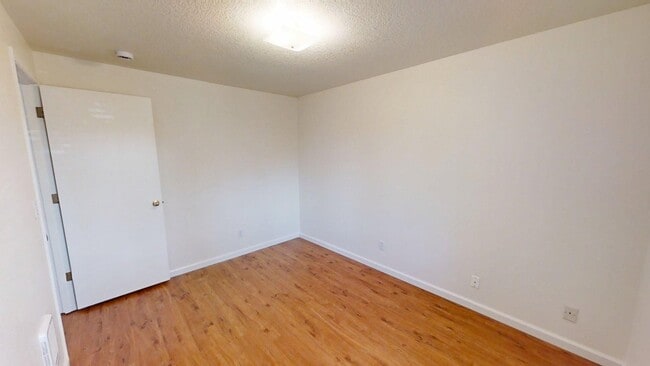 Building Photo - 618 NE 93rd Ave