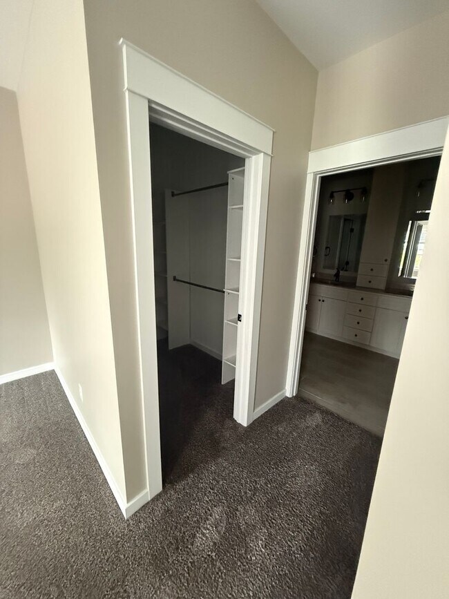 Building Photo - 3 Bedroom, 3 Bathroom - Shippensburg, PA!