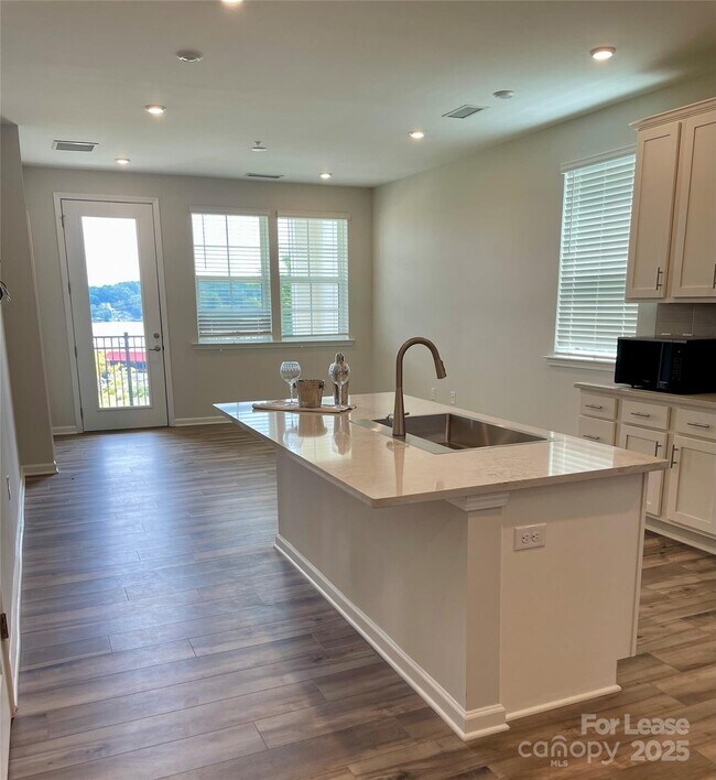 Building Photo - 4455 Reed Crk Dr