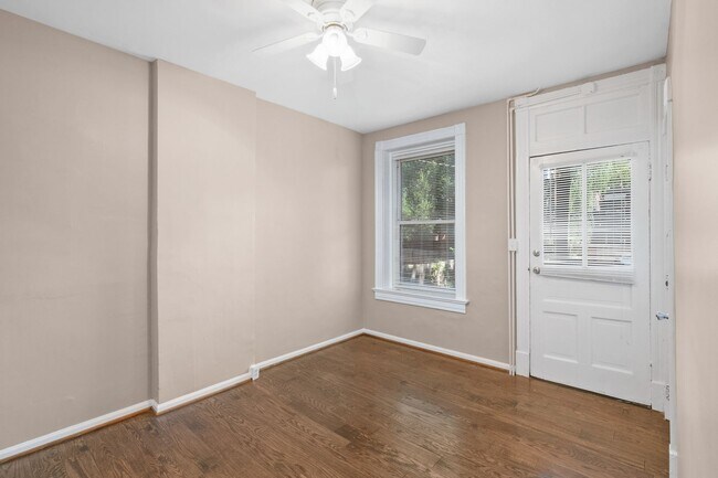 Building Photo - 4061 Hartford St