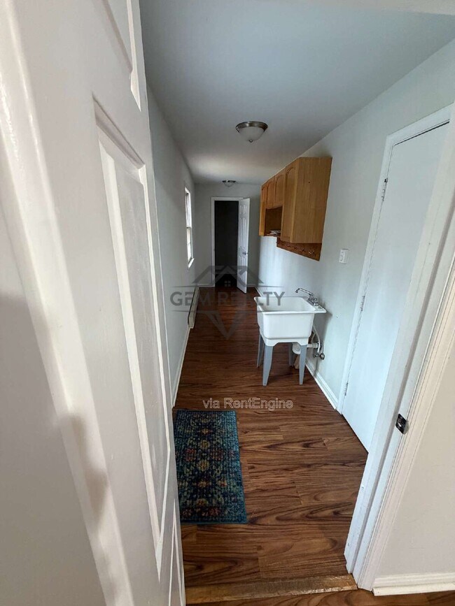 Building Photo - 4 Bryant St