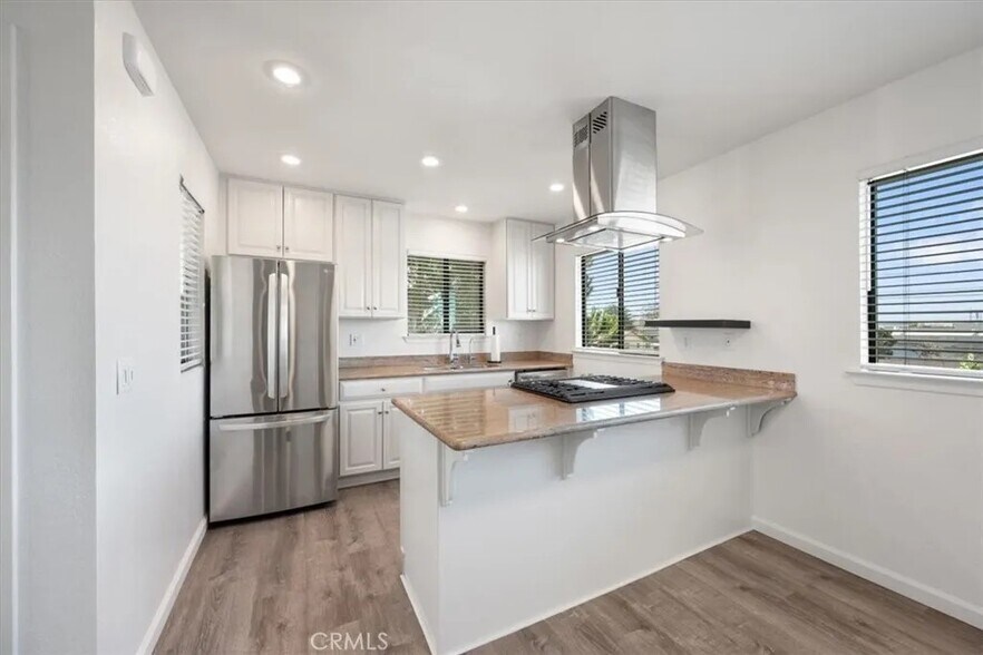 Building Photo - 1084 Baden Ave