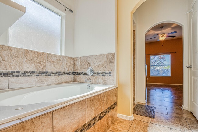 Building Photo - 7701 Maple Landing Court