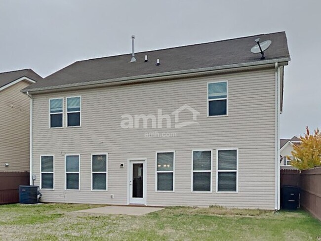 Building Photo - 3321 Milkweed Dr