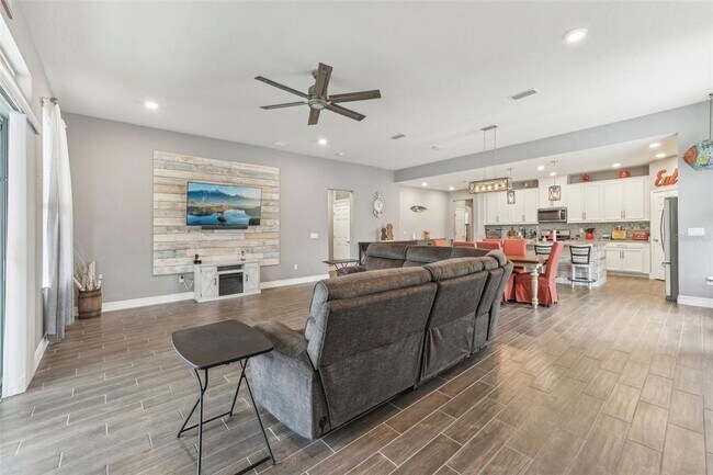 Building Photo - 6028 Milestone Dr