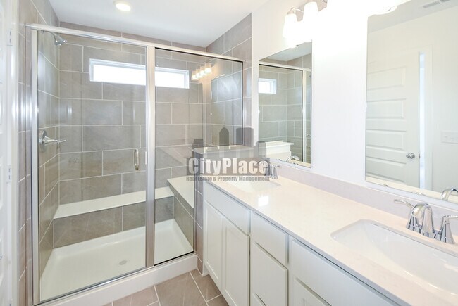 Building Photo - 6574 Halsey St