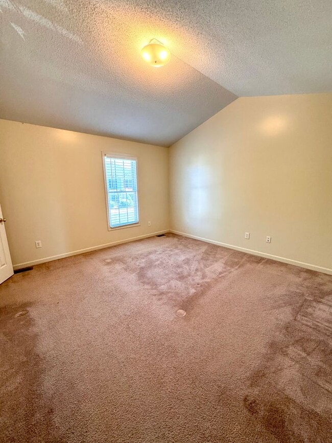 Building Photo - Townhouse for Rent in Liberty Square