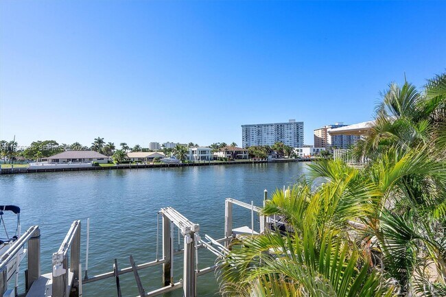 Building Photo - 1980 S Ocean Dr