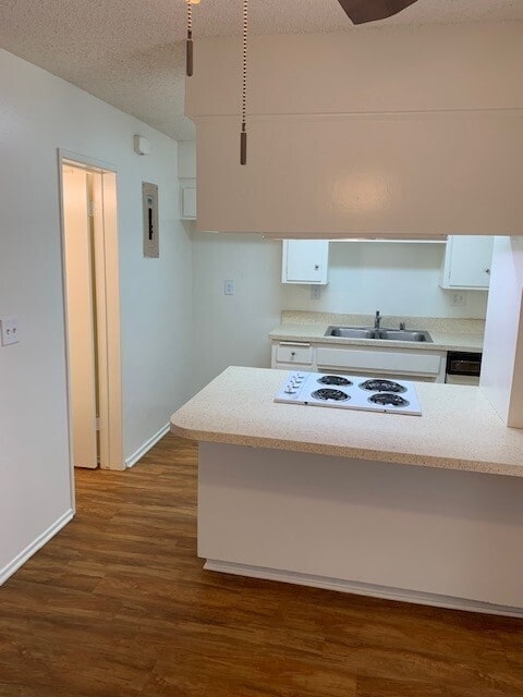 Building Photo - BEAUTIFUL 2STORY 2BD 1.5BA TOWNHOME STYLE ...