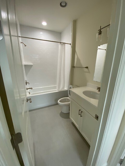 Building Photo - 925 Horizon Dr