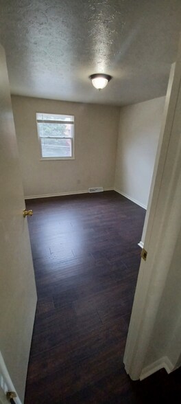 Building Photo - 604 Bigelow St