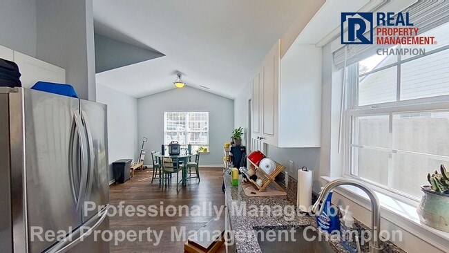 Building Photo - Immaculate 3 BD/2 BA Home w/Vaulted Ceilings, LVP Flooring and Fenced Yard