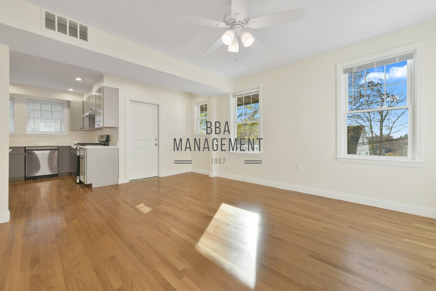 Building Photo - 48 Manthorne Rd