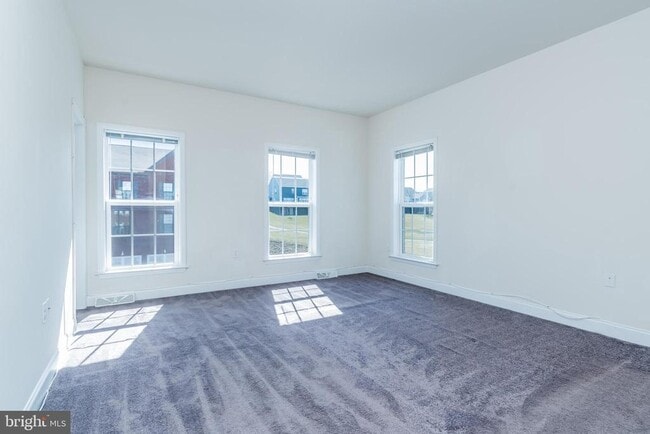 Building Photo - 1338 Saxton Wy