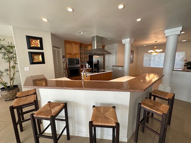 Building Photo - Single Family Executive Style Home in Gated Community