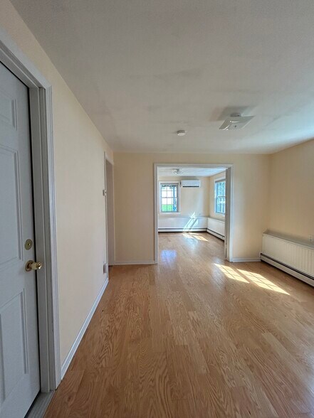 Building Photo - 212 Jennings Rd