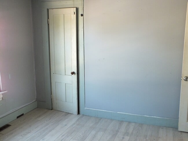 Building Photo - 241 Tyler St
