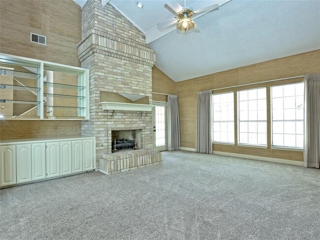 Building Photo - 10215 River Plantation Dr