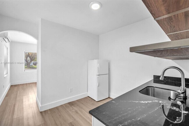 Building Photo - 3980 SW 121st Ave