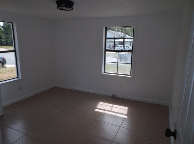 Building Photo - 808 Penny Pl