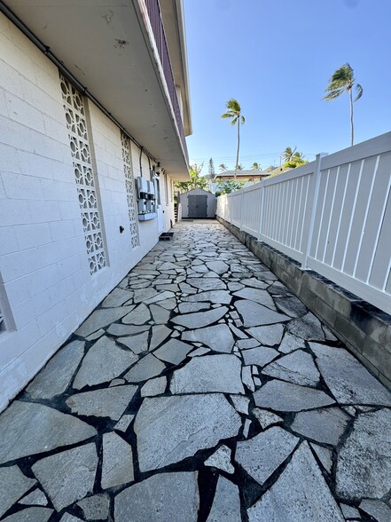 Building Photo - 1061 Mokapu Blvd