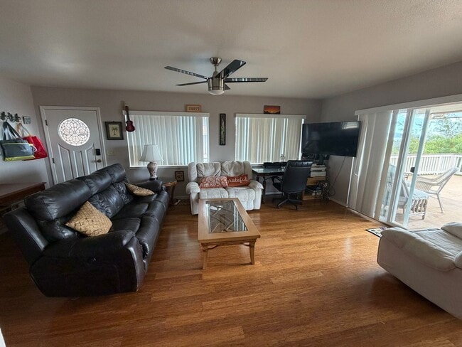 Building Photo - 2570 Hunakai St