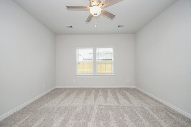 Building Photo - 4007 Crowning Ct