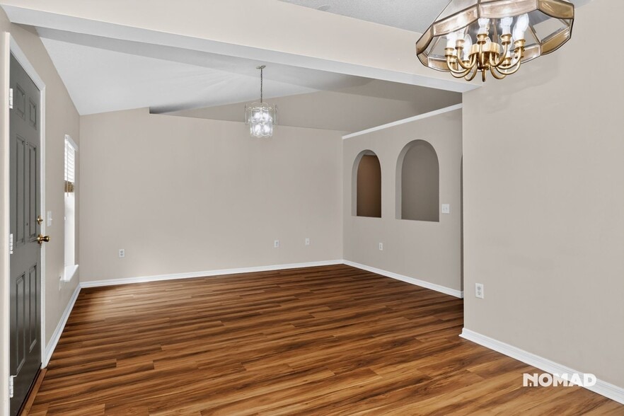 Building Photo - 14169 Spring Hill Dr