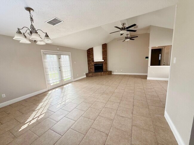 Building Photo - 16730 Frigate Dr