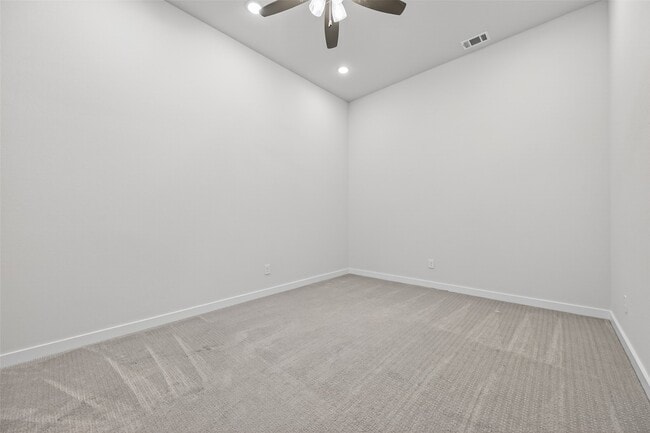 Building Photo - 212 Milas Cv