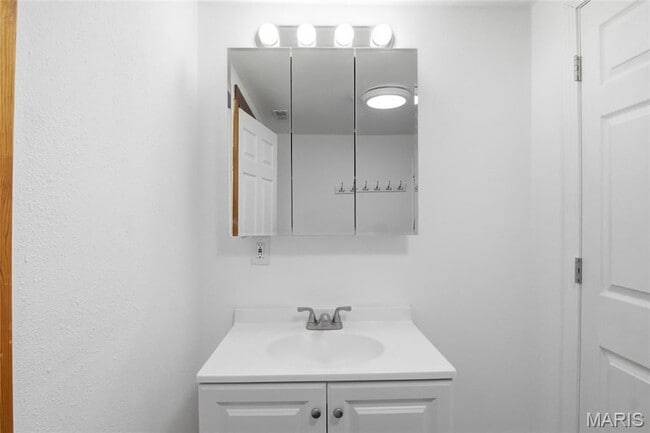 Building Photo - 921 Vine St