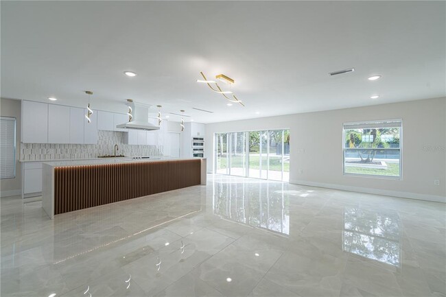 Building Photo - 2721 Ingeborg Ct