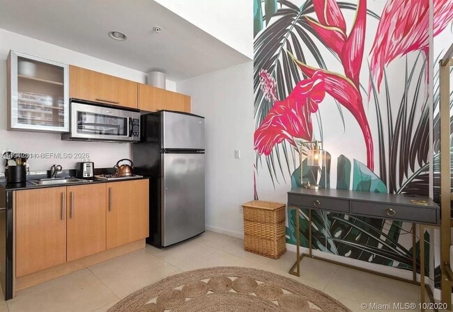 Building Photo - 1750 N Bayshore Dr